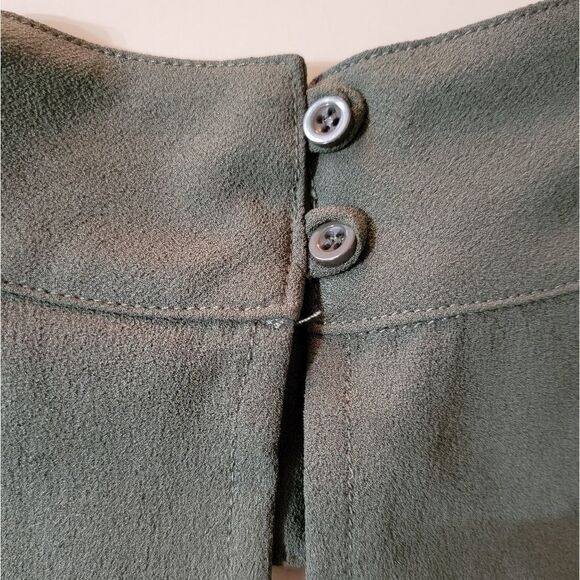 Paper Crane Keyhole Neckline Tank Blouse - Picture 7 of 9